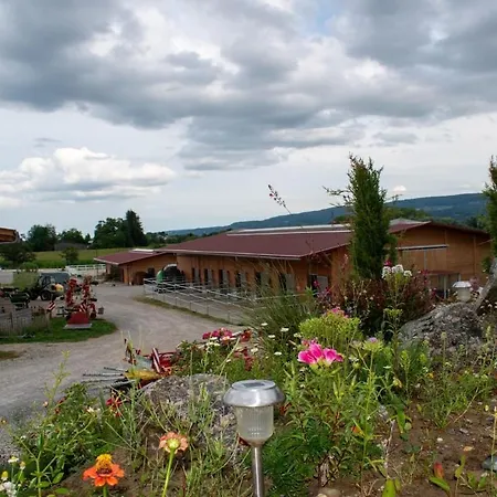 Апартаменты Auf Aussiedlerhof Mit Pferdepension