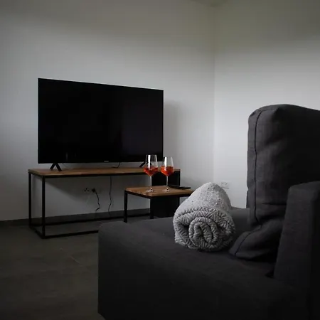 Auf Aussiedlerhof Mit Pferdepension Apartment *